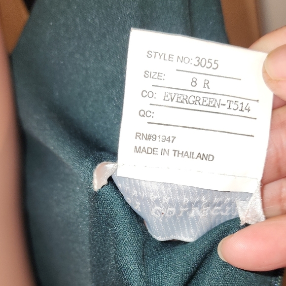 Dessy Collection Green Sleeveless Halter Maxi Gown - Picture 14 of 15